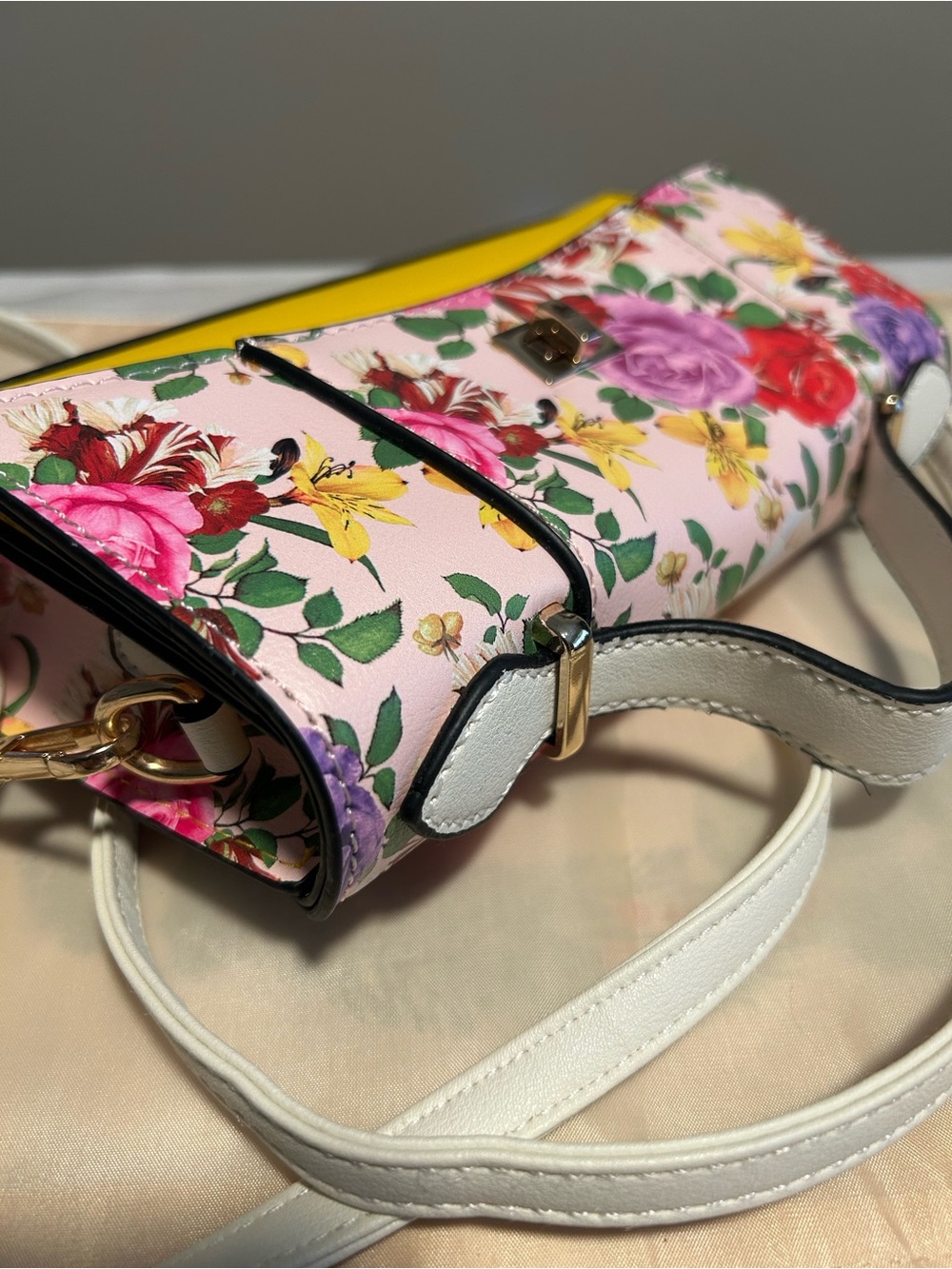 Floral Print Yellow Accent Top-Handle Crossbody Bag - Picture 4 of 6